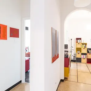 Moderno Sampierdarena/centro , Genova Italia